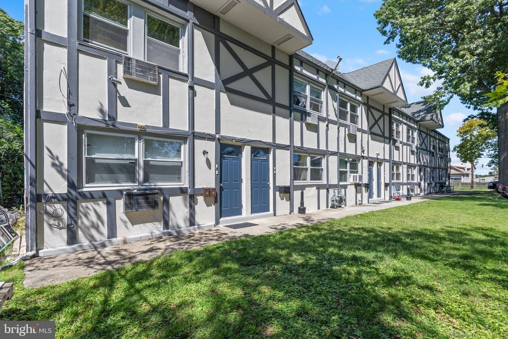 106 NEWTON AVE N, Oaklyn, NJ 08107