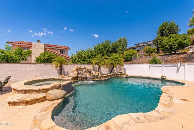 2210 Via Loma, Camarillo, CA 93012
