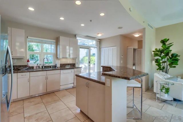 555 Front St 205, San Diego, CA 92101