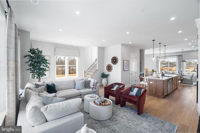 260 RIVER TRAIL CIR, King Of Prussia, PA 19406