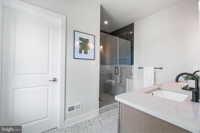 260 RIVER TRAIL CIR, King Of Prussia, PA 19406