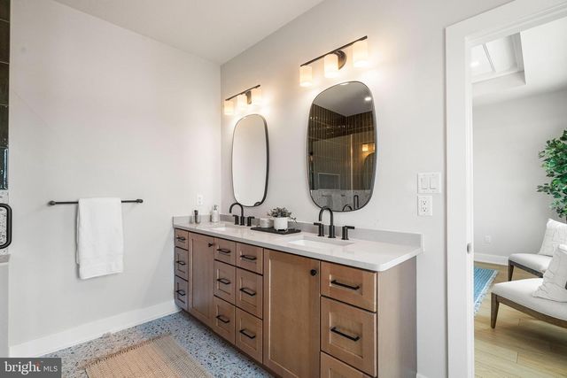 260 RIVER TRAIL CIR, King Of Prussia, PA 19406