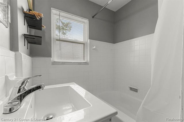 1178 Fort Park Boulevard, Lincoln Park, MI 48146