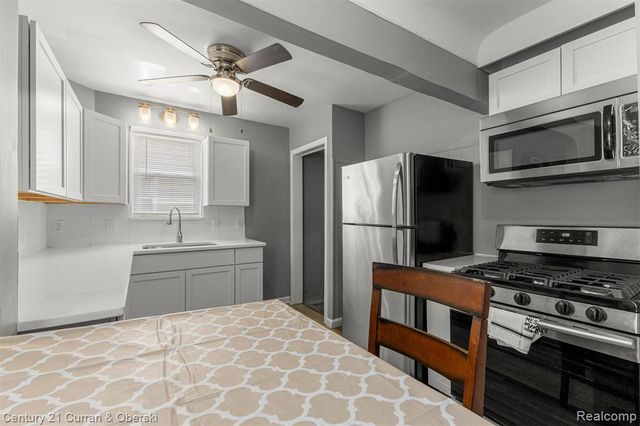 1178 Fort Park Boulevard, Lincoln Park, MI 48146