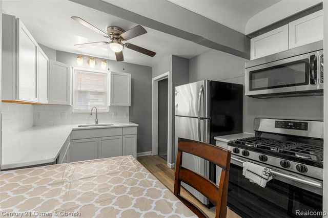 1178 Fort Park Boulevard, Lincoln Park, MI 48146