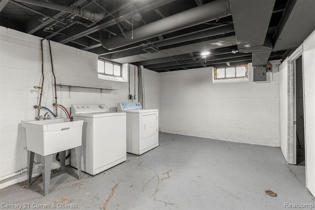 1178 Fort Park Boulevard, Lincoln Park, MI 48146