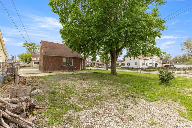 1178 Fort Park Boulevard, Lincoln Park, MI 48146