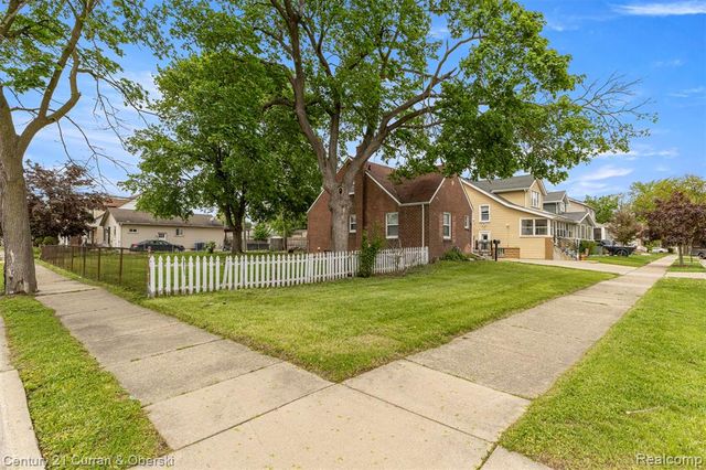 1178 Fort Park Boulevard, Lincoln Park, MI 48146