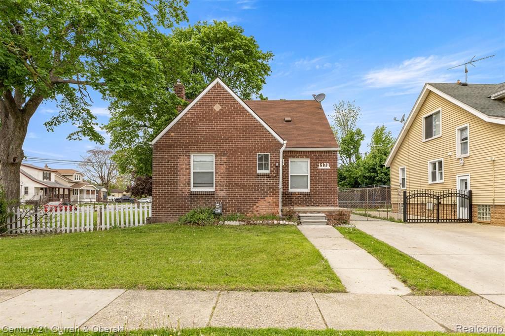1178 Fort Park Boulevard, Lincoln Park, MI 48146