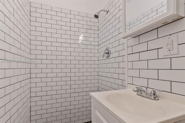 259 NE 56 ST 1, Miami, FL 33137