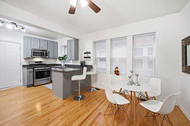 6305 N Claremont Avenue 1, Chicago, IL 60659
