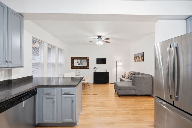 6305 N Claremont Avenue 1, Chicago, IL 60659