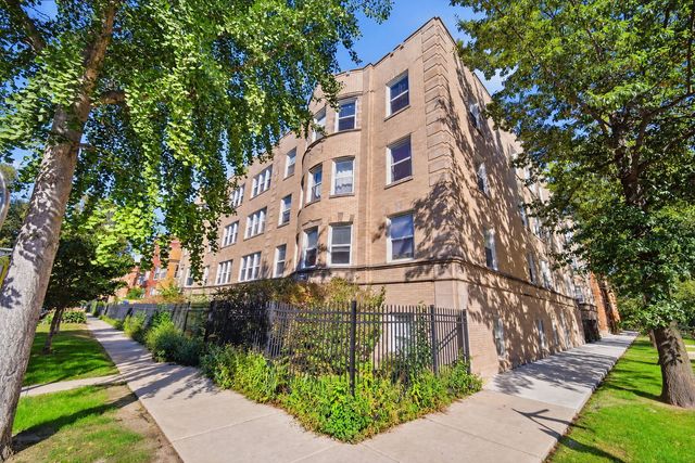 6305 N Claremont Avenue 1, Chicago, IL 60659