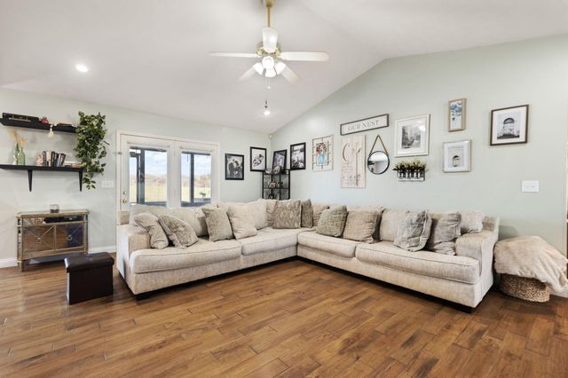 76 Waterford Way, Somerset, KY 42501