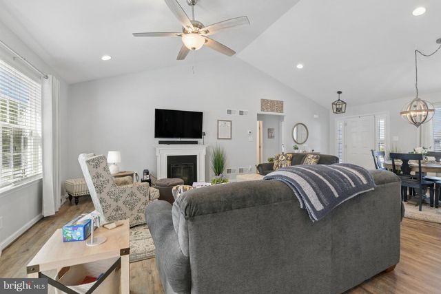 61 HUNTMASTER DR, Hanover, PA 17331