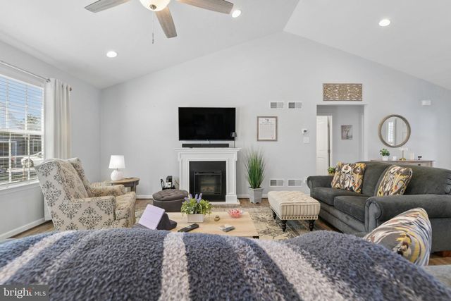 61 HUNTMASTER DR, Hanover, PA 17331