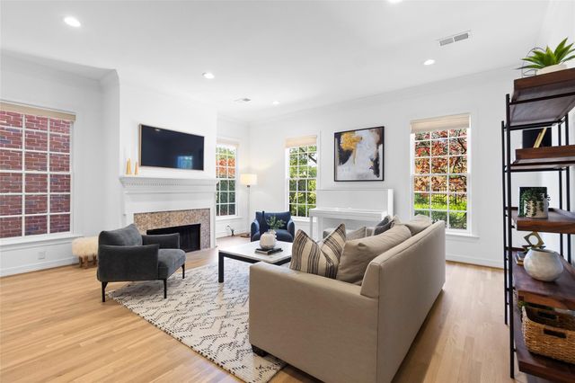 3379 Bellefontaine Street, Houston, TX 77025
