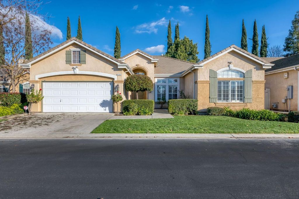 5124 N Via Trevi, Fresno, CA 93711