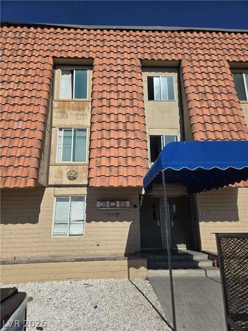 305 North 10th Street 33, Las Vegas, NV 89101