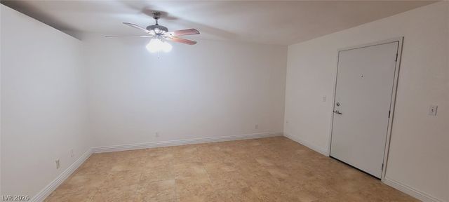 305 North 10th Street 33, Las Vegas, NV 89101
