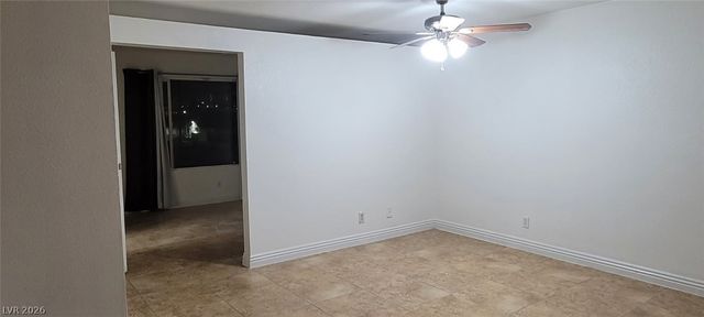 305 North 10th Street 33, Las Vegas, NV 89101