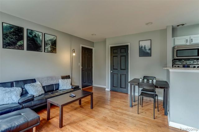 330 Oakland Avenue 102, Royal Oak, MI 48067