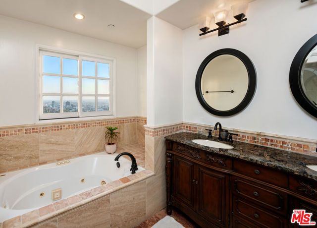 6420 Quebec Drive, Los Angeles, CA 90068