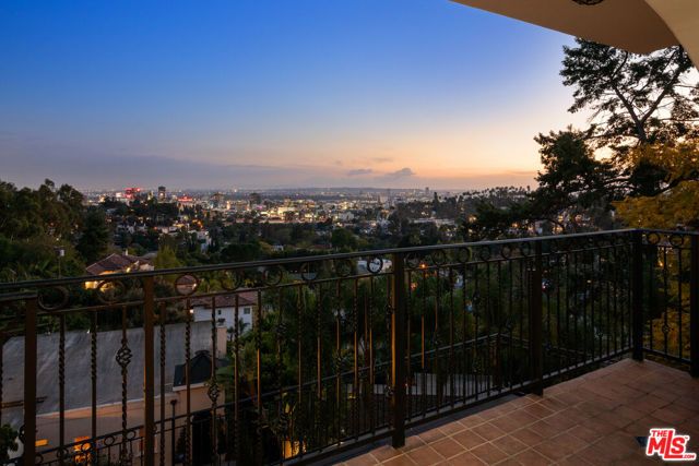 6420 Quebec Drive, Los Angeles, CA 90068