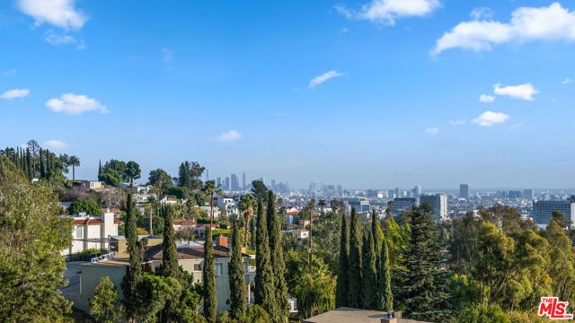 6420 Quebec Drive, Los Angeles, CA 90068