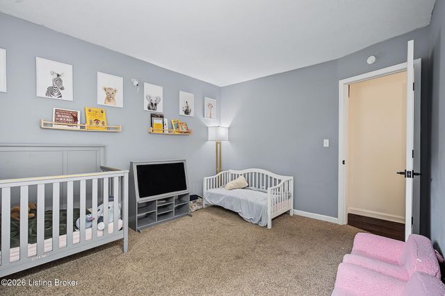 7010 Bartlett Rd, Louisville, KY 40218