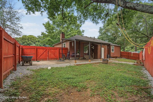 7010 Bartlett Rd, Louisville, KY 40218