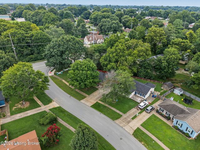7010 Bartlett Rd, Louisville, KY 40218
