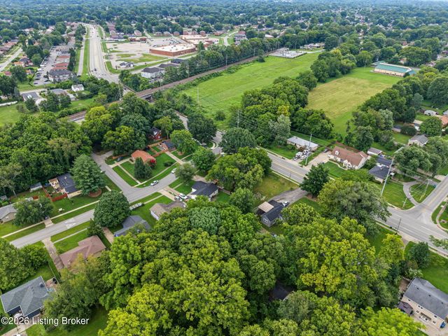 7010 Bartlett Rd, Louisville, KY 40218