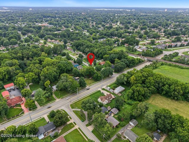 7010 Bartlett Rd, Louisville, KY 40218