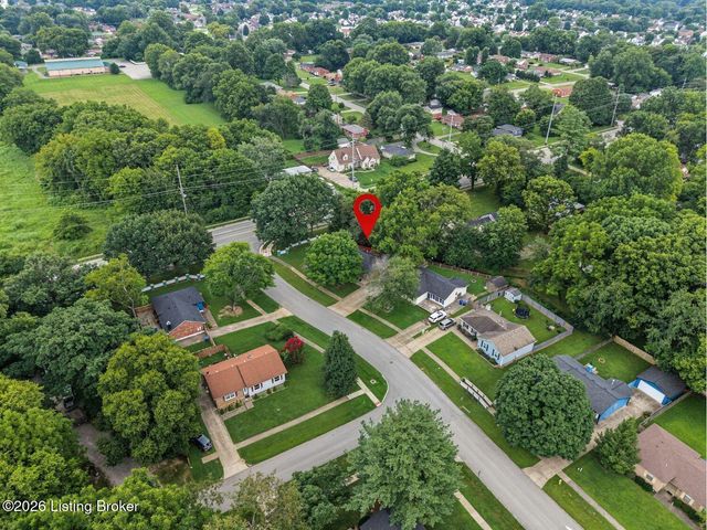 7010 Bartlett Rd, Louisville, KY 40218