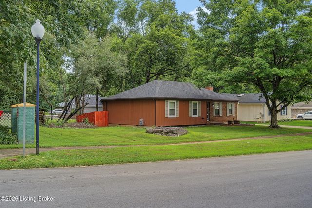 7010 Bartlett Rd, Louisville, KY 40218