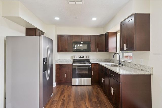 1109 VALENCIA AVENUE, Haines City, FL 33844