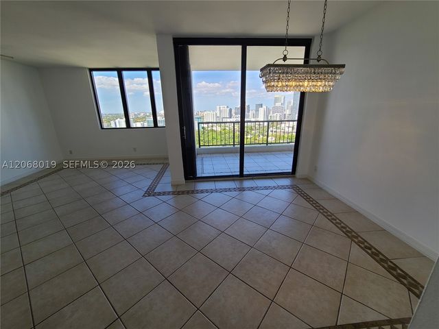 1581 Brickell Ave 2- Prking 1907, Miami, FL 33129