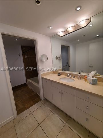 1581 Brickell Ave 2- Prking 1907, Miami, FL 33129