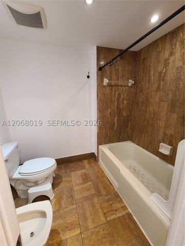 1581 Brickell Ave 2- Prking 1907, Miami, FL 33129