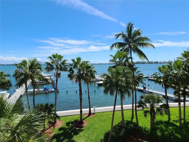 1581 Brickell Ave 2- Prking 1907, Miami, FL 33129