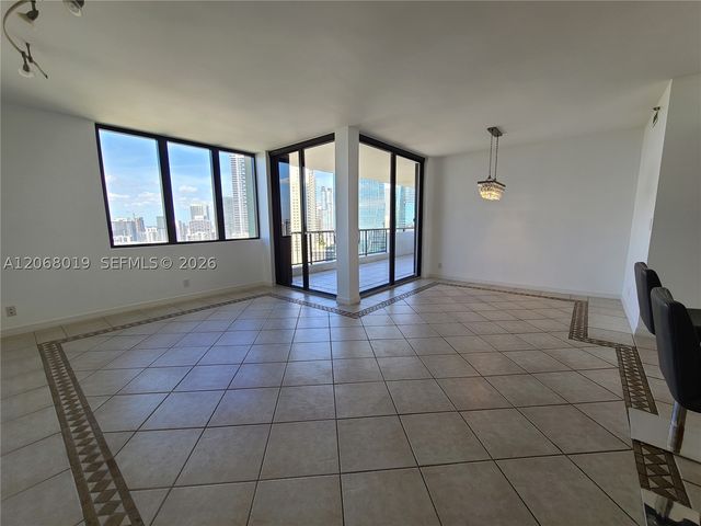 1581 Brickell Ave 2- Prking 1907, Miami, FL 33129