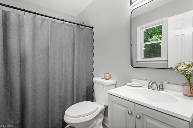 4 Sharon Drive, Thomasville, NC 27360