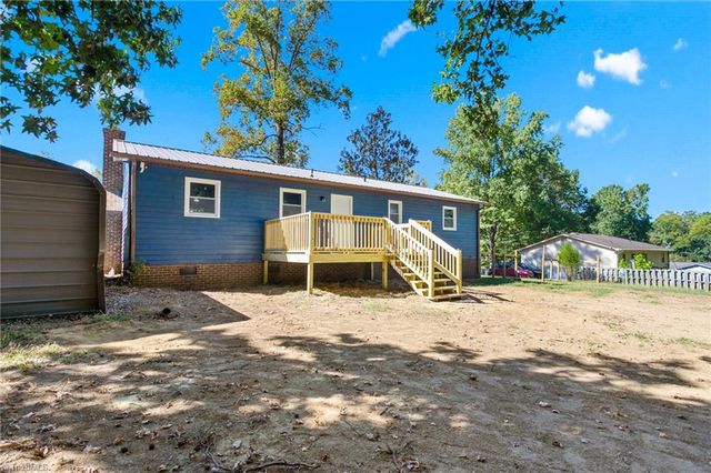 4 Sharon Drive, Thomasville, NC 27360