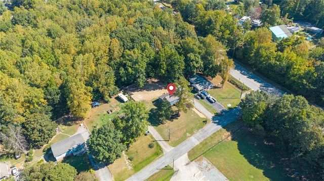 4 Sharon Drive, Thomasville, NC 27360