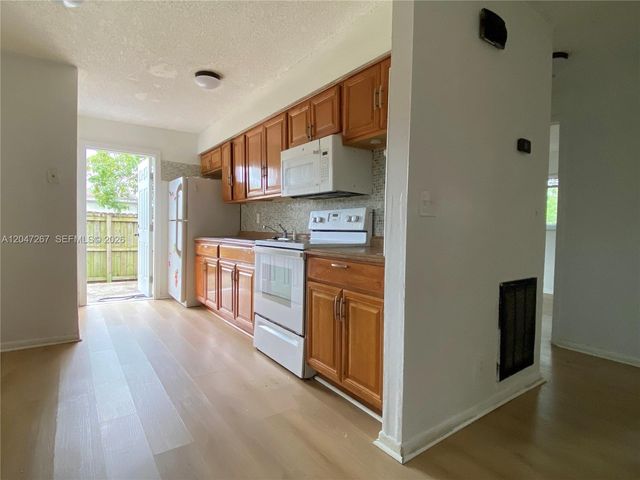 6132 SW 39th Street, Miramar, FL 33023