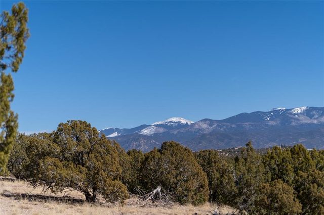28 PASEO DEL HALCON, Santa Fe, NM 87506