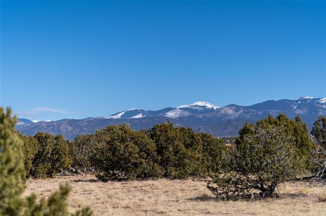 28 PASEO DEL HALCON, Santa Fe, NM 87506