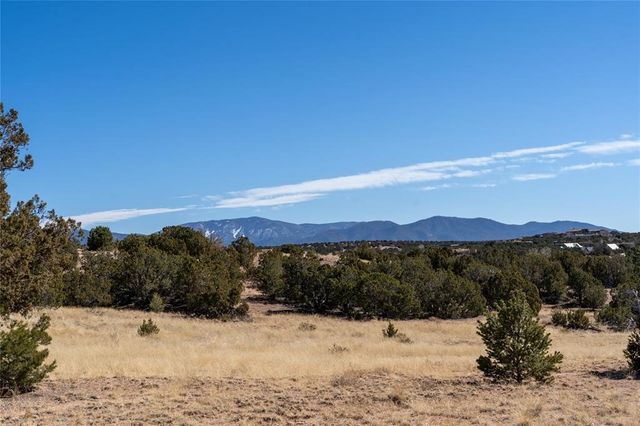 28 PASEO DEL HALCON, Santa Fe, NM 87506