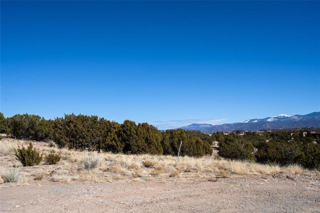 28 PASEO DEL HALCON, Santa Fe, NM 87506